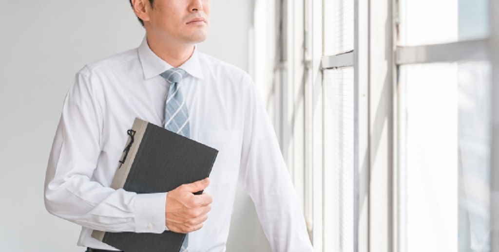 塾講師不足を嘆く教室長