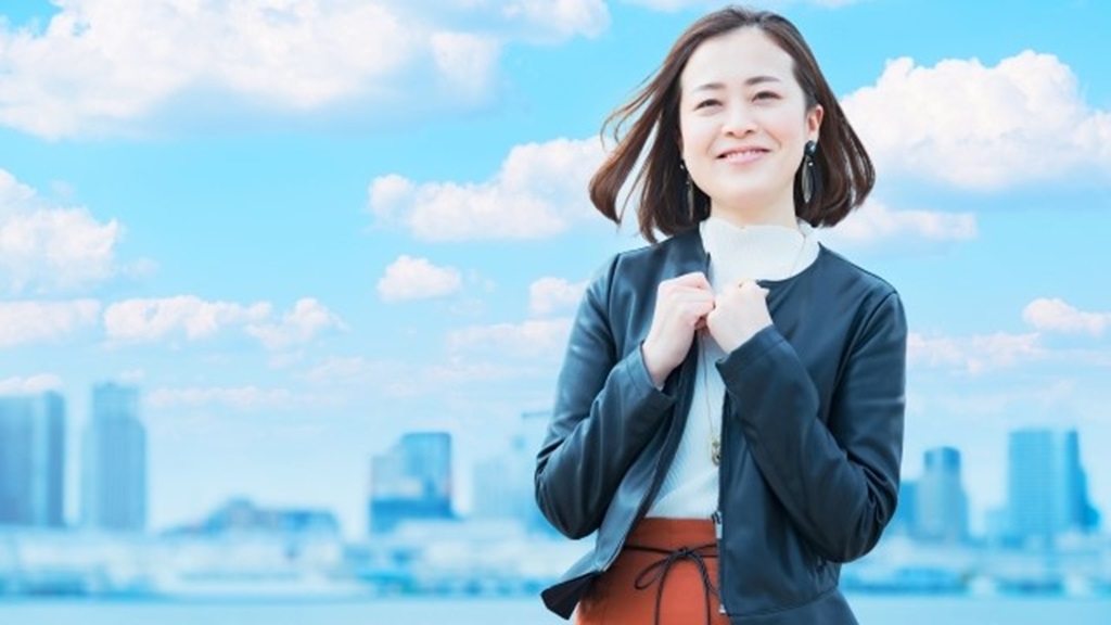 希望に満ちた表情を浮かべる派遣社員のイメージ