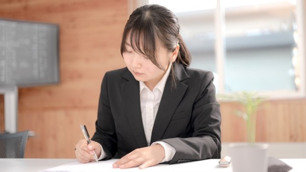 働き始めて間もない派遣社員のイメージ