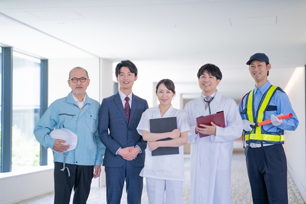 多様な人材が一堂に会する様子