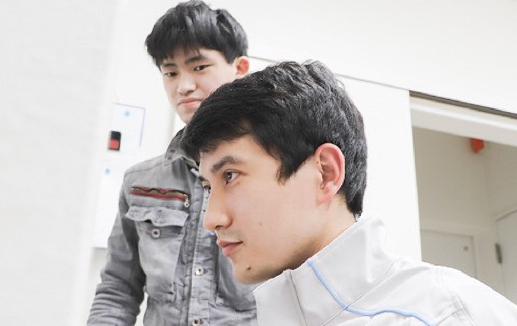 働く外国人留学生