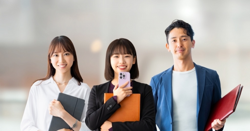 働きやすい環境にいる従業員3名をイメージ