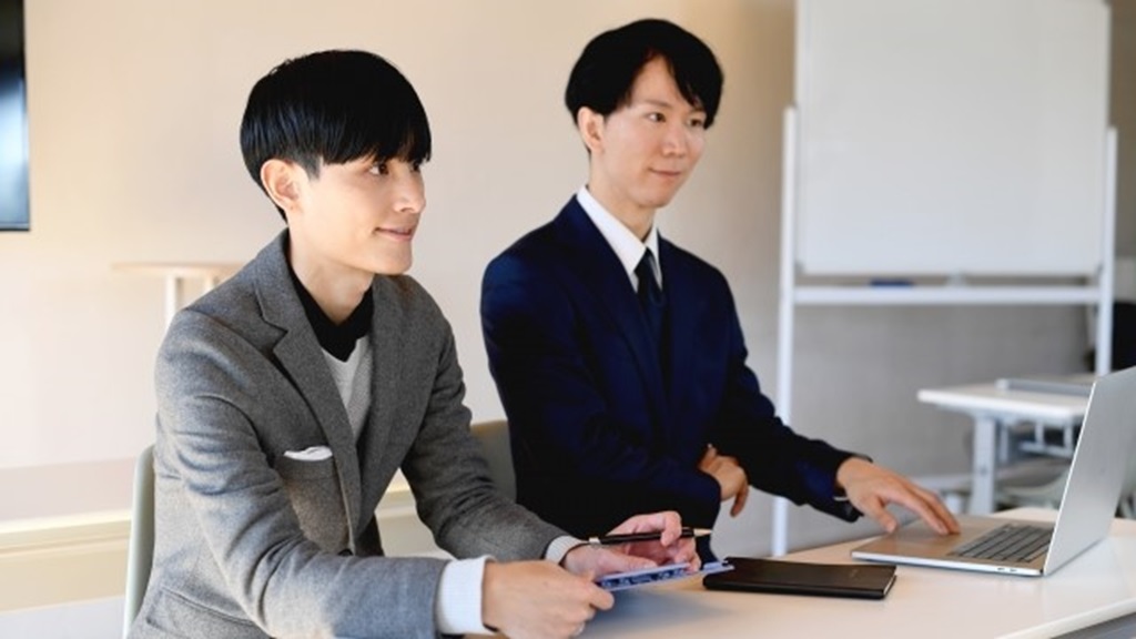 面接官の男性2名