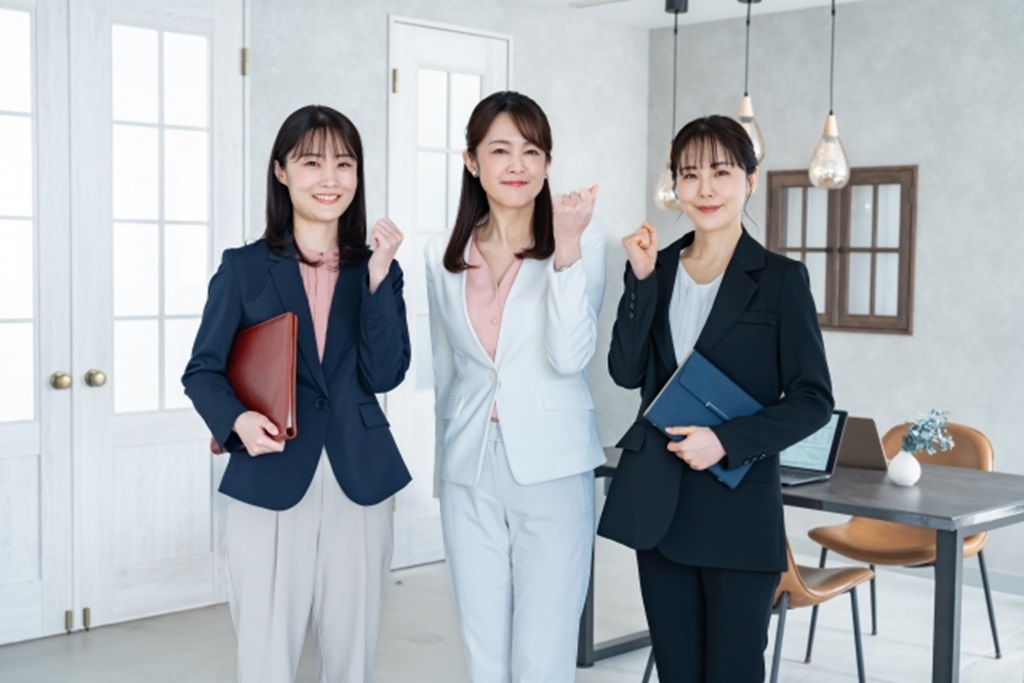 派遣社員の女性3名