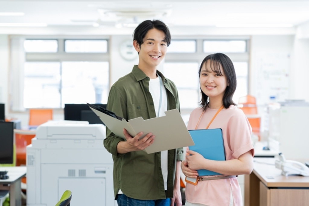 働き始めたばかりの紹介予定派遣社員2名