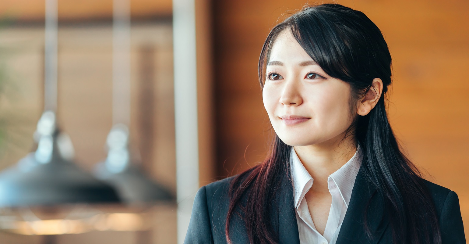 求人広告はただ掲載すればよいものではありません。本記事では、タイトルよろしく求人広告の掲載効果を高めるための17の方法と必要なフォローアップについて解説します。 無料と有料のメリット・デメリットについても言及。採用活動に役立つ情報が盛りだくさんの記事です。ぜひ、隅々までチェックしてみてください。