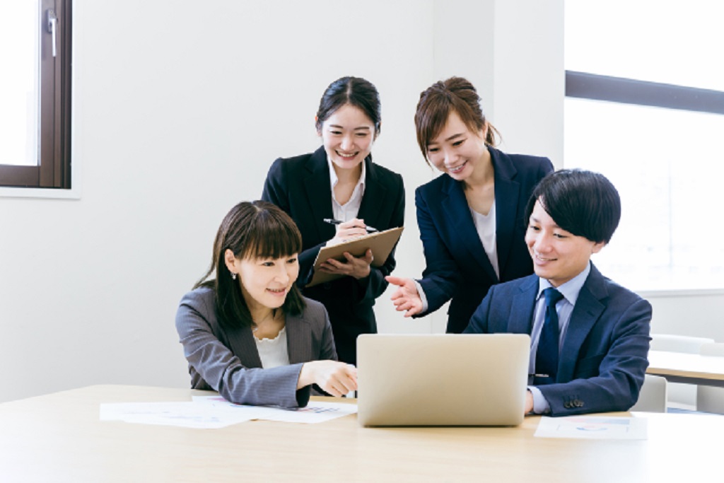 正社員・契約社員のメンバーたち