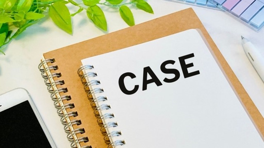 ノートに書かれたCASEの文字