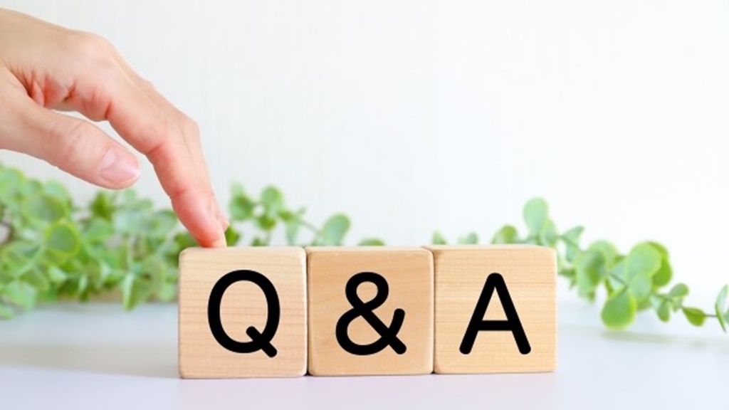Q&Aと書かれたブロック