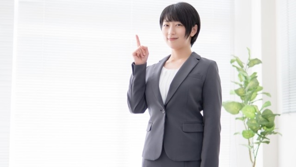 雇用について考える人事部所属の女性のイメージ