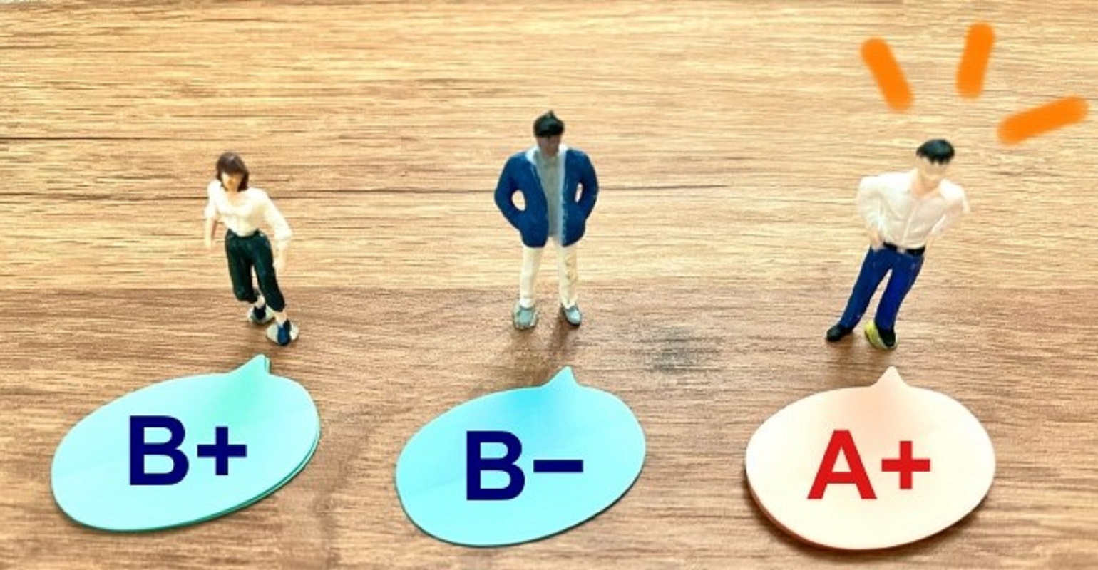 人事考課は従業員の仕事へのモチベーションや愛社精神、忠誠心にも少なからず影響するため、細かいところまで気を配って取り組んでいる担当者の方も多いでしょう。が、これは決して正社員だけに当てはまることではありません。本記事で言及するのはパートタイマーに対して導入する場合です。というわけでパートへの人事考課がもたらすメリット・デメリット、評価シートの書き方など、ひとまず知っておきたい内容について解説します。