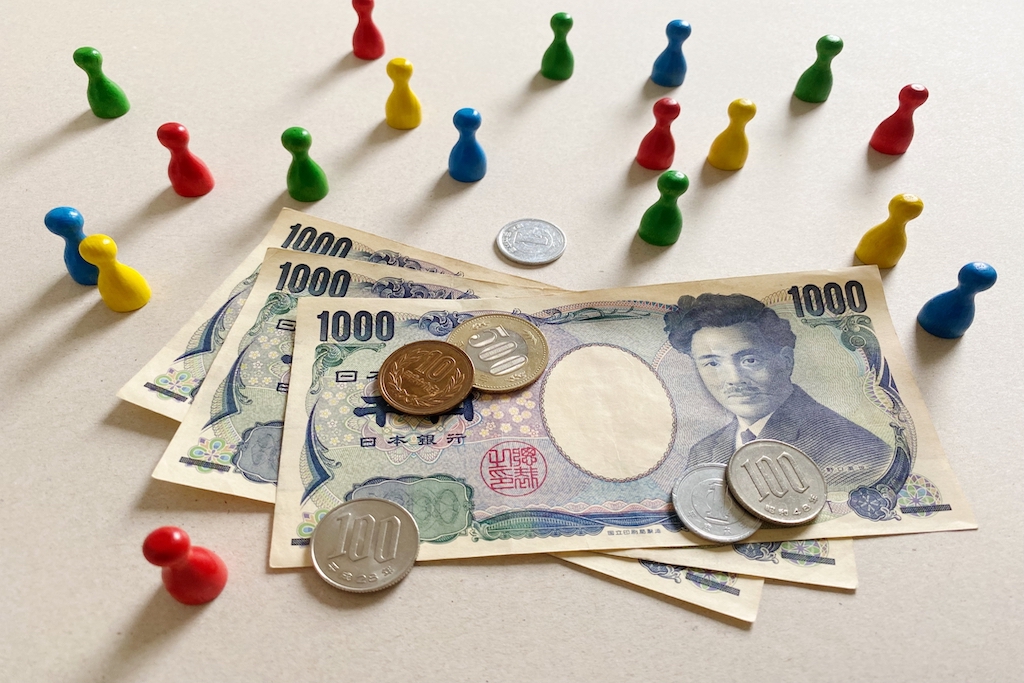 お札や小銭で時給を表現