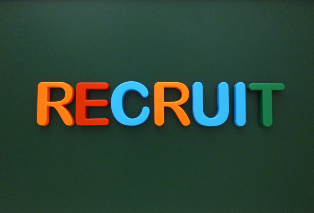 RECRUITの文字