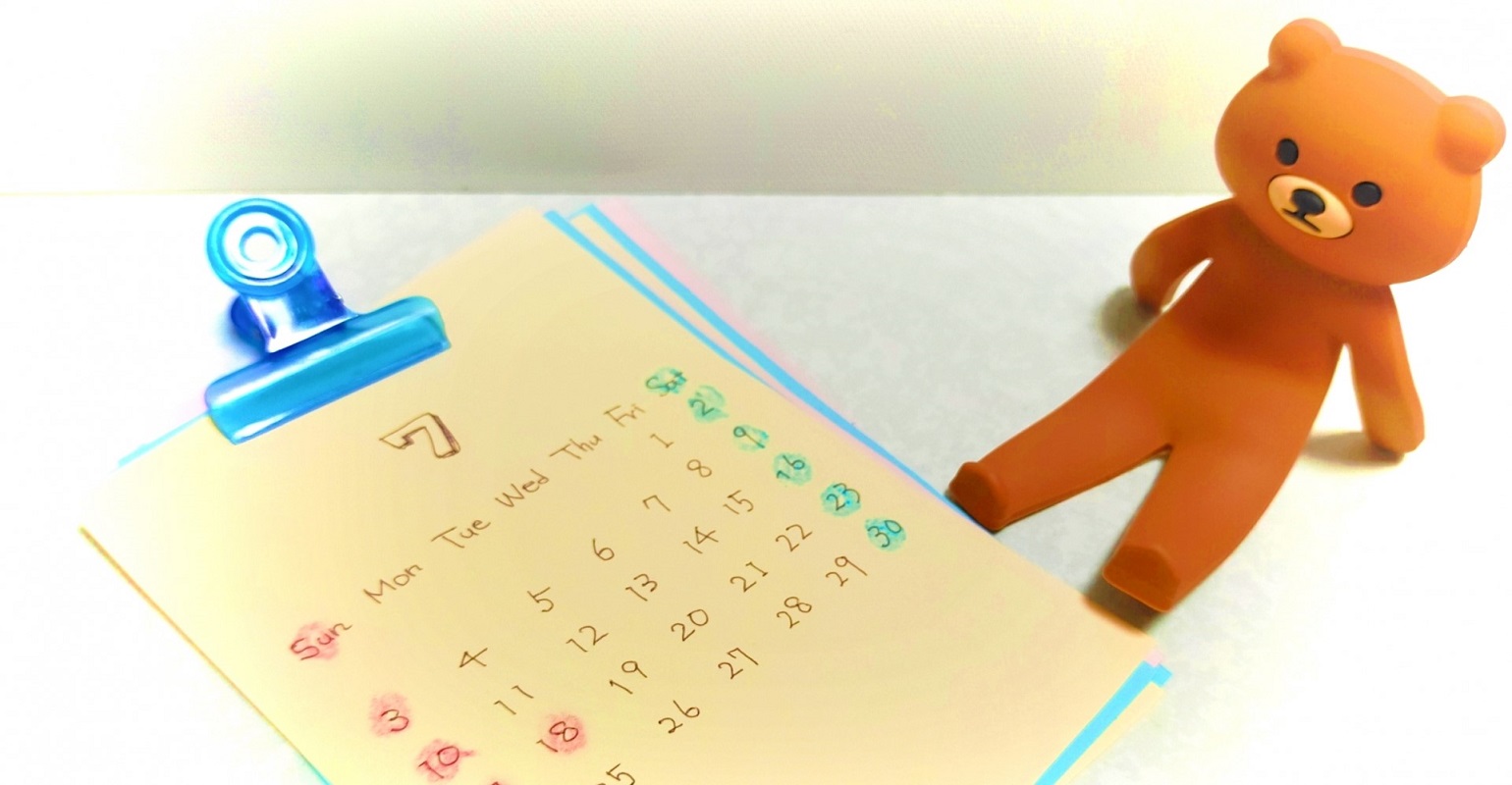 有給休暇の取得は労働者の権利です。しかし、実際のところ行使するのに悩まれる従業員の方は一定数いらっしゃいます。とりわけ退職にあたっては、気が引けるとの声もあるようです。だからこそ、そうした不安を払拭すべく、企業側はしっかり対応する必要があります。今回は、従業員退職時の有給消化に関して、トラブル回避のための注意事項やよくある対処例などを紹介。取り扱いへの理解が漠然としている企業の担当者の方は、ぜひ参考にしてください。