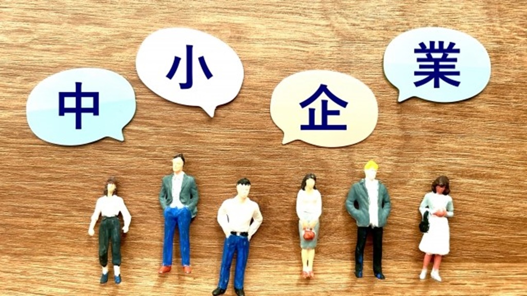 中小企業で働く人々を人形で表現