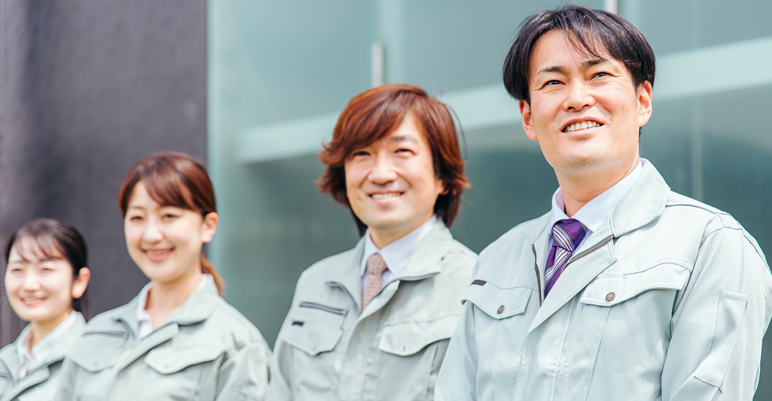 中小企業の多くが人手不足を実感しているようです。しかしながら、どう手を打てばよいのかわからないといった声もそこかしこで聞かれます。もちろん、そのまま放置すれば状況は悪化する一方です。そうした悩める中小企業の経営者、人事担当者様に向けて、本記事では現状のデータとともにその原因と対策に言及します。