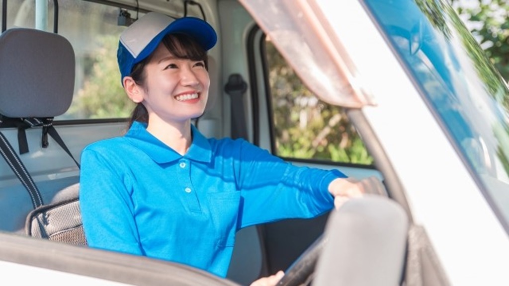 女性トラックドライバー