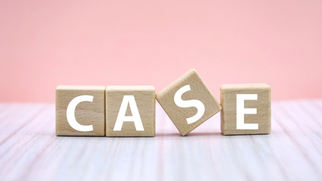 積み木で表現されたCASEの文字